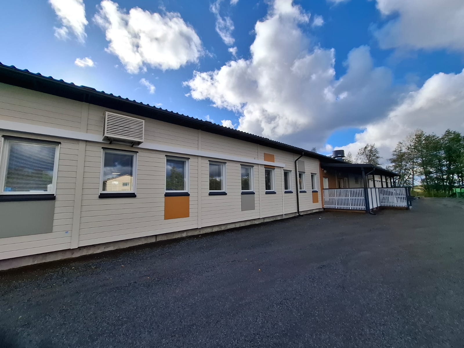 Vasta valmistunut Koskin koulu